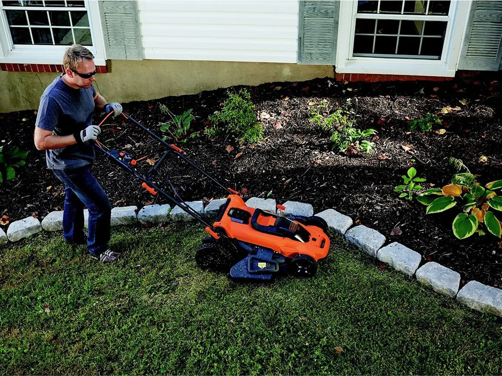 Black & Decker BLACK+DECKER CLMA4820L2 Akku Rasenmäher Autosense 36V 48cm 50L Mit 2 Akkus 8 Black & Decker BLACK+DECKER CLMA4820L2 Akku Rasenmäher Autosense 36V 48cm 50L Mit 2 Akkus – Bild 6