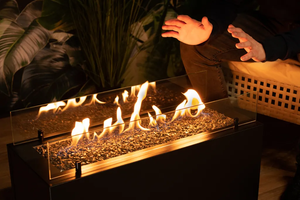 Planika Rio Gas Feuerstelle, Schwarz, Außenkamin, Outdoor, Rechteckig, Mit Glaskieselsteinen - Wetterfest, Terrassenheizung, Gasofen, Für Garten & Patio 9 Planika Rio Gas Feuerstelle, Schwarz, Außenkamin, Outdoor, Rechteckig, Mit Glaskieselsteinen - Wetterfest, Terrassenheizung, Gasofen, Für Garten & Patio – Bild 7