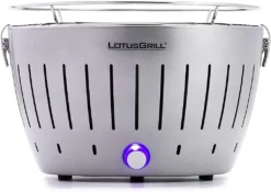 LotusGrill Starter-Set Classic 1x Grill Silber Metallic Mit USB-Anschluß, 1x Buchenholzkohle 2,5kg, 1x Brennpaste 200ml, 1x Würstchenzange (Farbe Nach Vorrat), 1x Transport-Tragetasche -Günstiges Laube Lust Geschäft 376cbab7d9e976a77c497ad4cc76cc59