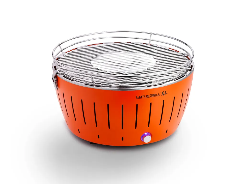 LotusGrill XL Starter-Set 1x XL Grill Mandarinenorange Mit USB-Anschluß, 1x Buchenholzkohle 2,5 Kg, 1x Brennpaste 200ml, 1x Würstchenzange, 1x Transport-Tragetasche XL - Der Raucharme Holzkohlegrill 4 LotusGrill XL Starter-Set 1x XL Grill Mandarinenorange Mit USB-Anschluß, 1x Buchenholzkohle 2,5 Kg, 1x Brennpaste 200ml, 1x Würstchenzange, 1x Transport-Tragetasche XL - Der Raucharme Holzkohlegrill – Bild 2