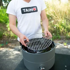 TAINO Grill-to-Go Portabler Gasgrill Campinggrill Kugelgrill Grau -Günstiges Laube Lust Geschäft 4b60ba8e31aaa9083a8c521d5ded973d