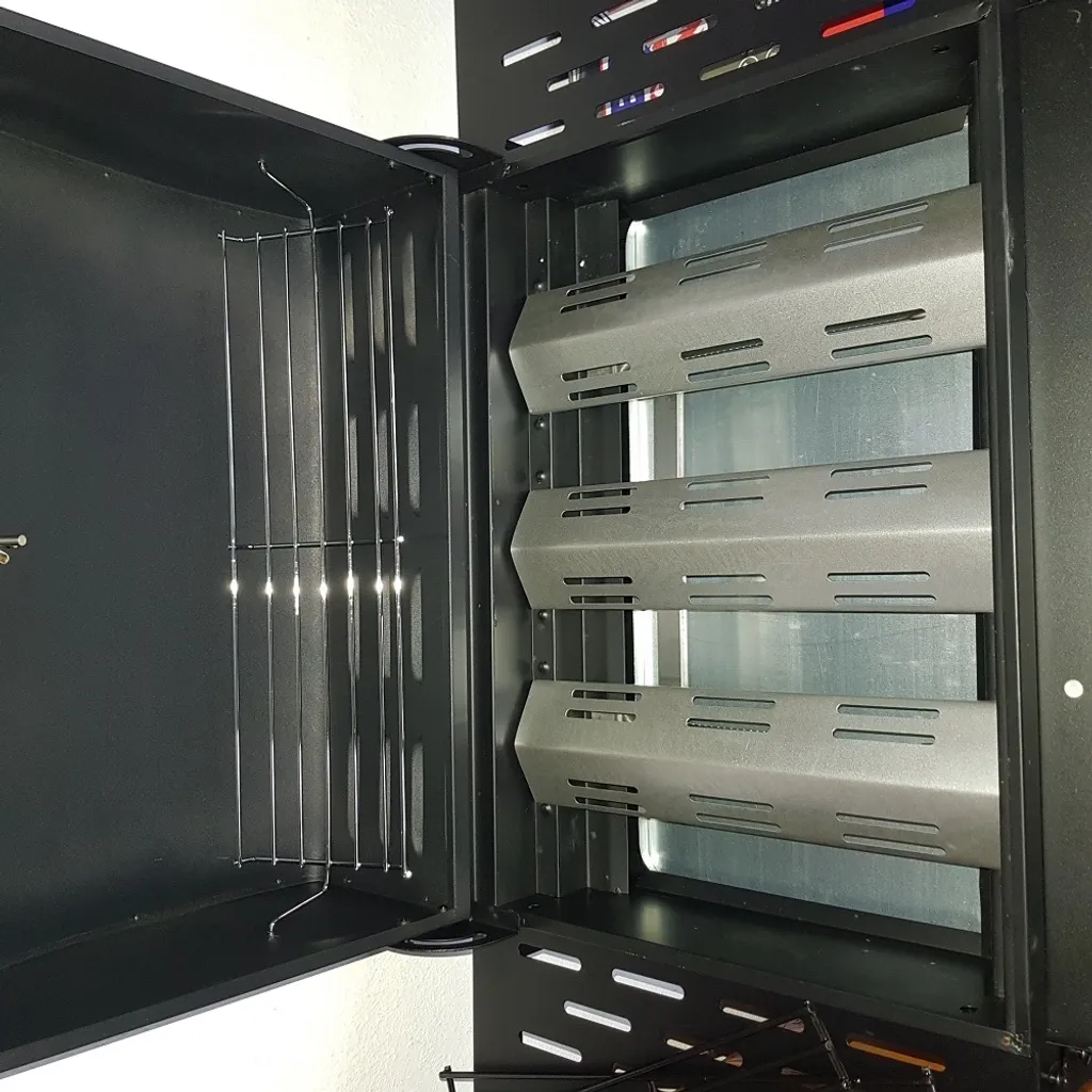 Outtrade Gasbarbecue IOWA BBQ Standgrill Grillwagen Gasgrill Mit 3 Brennern 9 KW 7 Outtrade Gasbarbecue IOWA BBQ Standgrill Grillwagen Gasgrill Mit 3 Brennern 9 KW – Bild 5