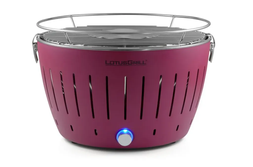 LotusGrill Starter-Set Classic 1x Grill Pflaumenlila Mit USB-Anschluß, 1x Buchenholzkohle 2,5 Kg, 1x Brennpaste 200ml, 1x Würstchenzange (Farbe Nach Vorrat), 1x Transport-Tragetasche - Der Raucharme Holzkohlegrill 4 LotusGrill Starter-Set Classic 1x Grill Pflaumenlila Mit USB-Anschluß, 1x Buchenholzkohle 2,5 Kg, 1x Brennpaste 200ml, 1x Würstchenzange (Farbe Nach Vorrat), 1x Transport-Tragetasche - Der Raucharme Holzkohlegrill – Bild 2