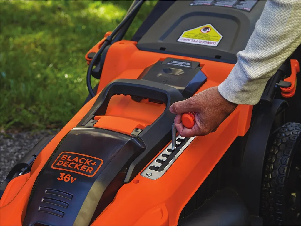 Black & Decker BLACK+DECKER CLMA4820L2 Akku Rasenmäher Autosense 36V 48cm 50L Mit 2 Akkus 5 Black & Decker BLACK+DECKER CLMA4820L2 Akku Rasenmäher Autosense 36V 48cm 50L Mit 2 Akkus – Bild 3