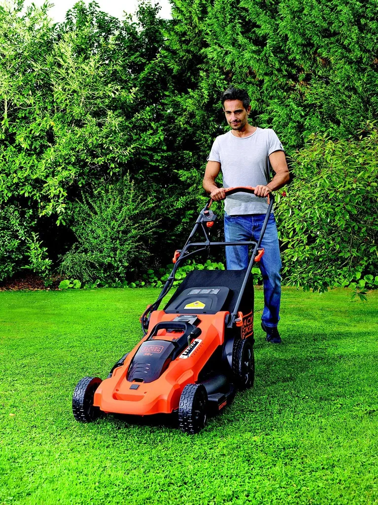 Black & Decker BLACK+DECKER CLMA4820L2 Akku Rasenmäher Autosense 36V 48cm 50L Mit 2 Akkus 4 Black & Decker BLACK+DECKER CLMA4820L2 Akku Rasenmäher Autosense 36V 48cm 50L Mit 2 Akkus – Bild 2