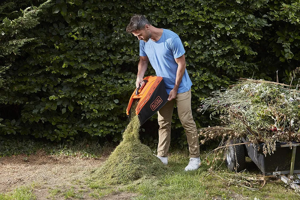 Black & Decker BLACK+DECKER BCMW3318L2 Akku Rasenmäher 18V/2x2,5Ah Li-ion - 33 Cm Mit 2 Akkus 8 Black & Decker BLACK+DECKER BCMW3318L2 Akku Rasenmäher 18V/2x2,5Ah Li-ion - 33 Cm Mit 2 Akkus – Bild 6