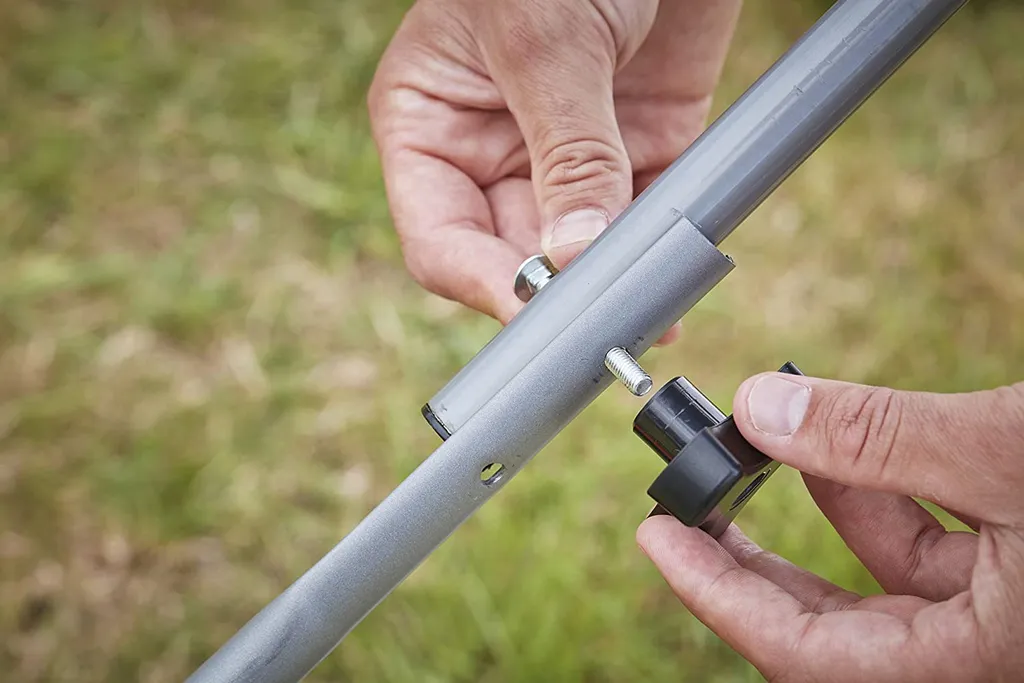 Black & Decker BLACK+DECKER BCMW3318L2 Akku Rasenmäher 18V/2x2,5Ah Li-ion - 33 Cm Mit 2 Akkus 17 Black & Decker BLACK+DECKER BCMW3318L2 Akku Rasenmäher 18V/2x2,5Ah Li-ion - 33 Cm Mit 2 Akkus – Bild 15