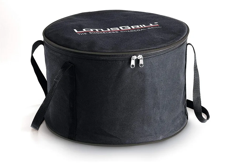 LotusGrill Starter-Set Classic 1x Grill Pflaumenlila Mit USB-Anschluß, 1x Buchenholzkohle 2,5 Kg, 1x Brennpaste 200ml, 1x Würstchenzange (Farbe Nach Vorrat), 1x Transport-Tragetasche - Der Raucharme Holzkohlegrill 6 LotusGrill Starter-Set Classic 1x Grill Pflaumenlila Mit USB-Anschluß, 1x Buchenholzkohle 2,5 Kg, 1x Brennpaste 200ml, 1x Würstchenzange (Farbe Nach Vorrat), 1x Transport-Tragetasche - Der Raucharme Holzkohlegrill – Bild 4