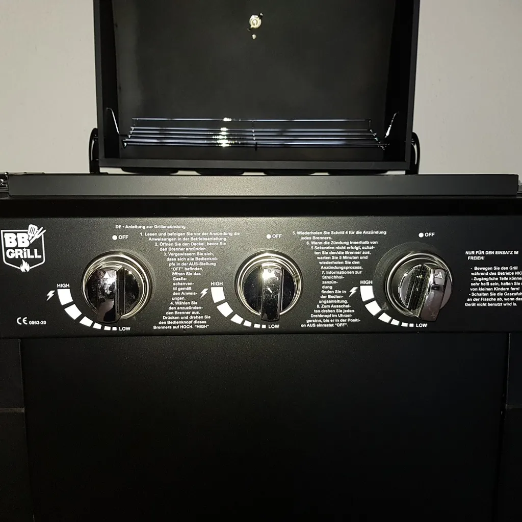 Outtrade Gasbarbecue IOWA BBQ Standgrill Grillwagen Gasgrill Mit 3 Brennern 9 KW 5 Outtrade Gasbarbecue IOWA BBQ Standgrill Grillwagen Gasgrill Mit 3 Brennern 9 KW – Bild 3