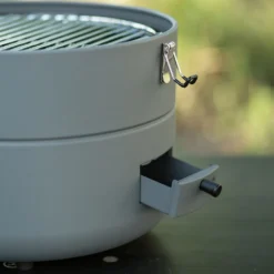 TAINO Grill-to-Go Portabler Gasgrill Campinggrill Kugelgrill Grau -Günstiges Laube Lust Geschäft edaa1b9da3a116033ad5261fcb4fdf32